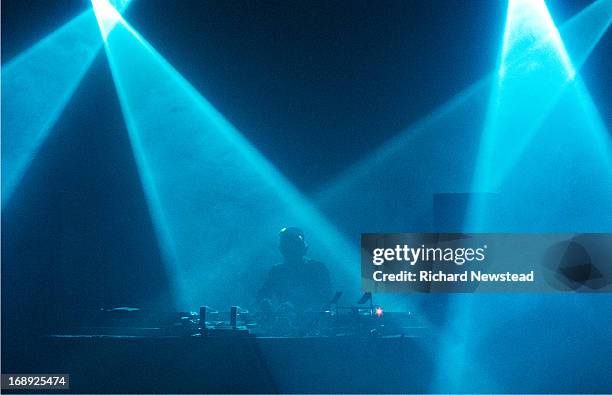 dj in lights - dj stockfoto's en -beelden