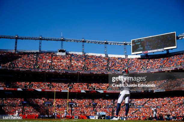 Kick returner Marvin Mims Jr. #19 of the Denver Broncos awaits a kickoff during the third quarter against the Washington Commanders at Empower Field...