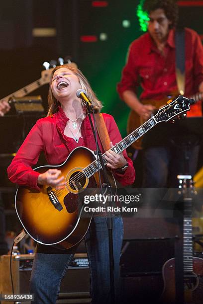 Singer Ter Ree 18 Terri Hendrix Stock Photos, High-Res Pictures, and Images - Getty Images