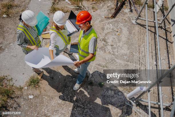 Topside Engineer 441 Engineer On Top Of Building Stock Photos, High-Res Pictures, and ...