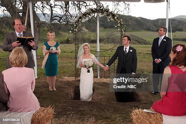 Finale" Episode 924/925 -- Pictured: Brian Baumgartner as Kevin Malone, Rachael Harris as Rachel, Angela Kinsey as Angela Martin, Rainn Wilson as...