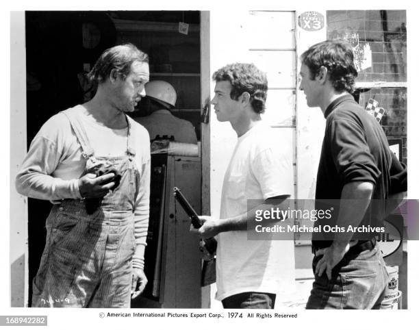 Geoffrey Lewis, Alan Vint and Jesse Vint in a scene from the film 'Macon County Line', 1974.