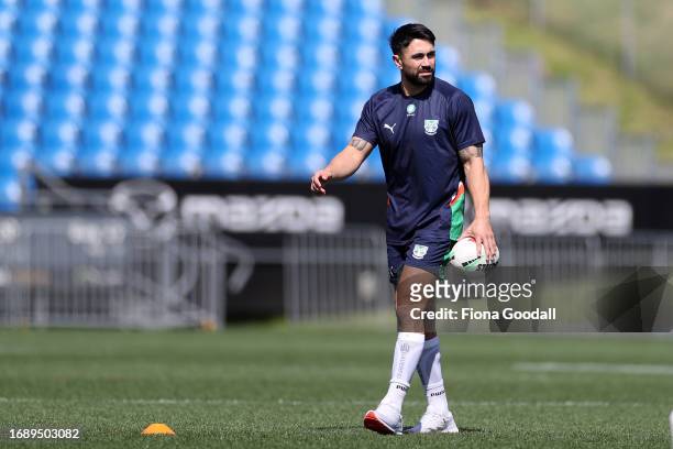 Shaun Johnson during a New Zealand Warriors NRL training session at Mt Smart Stadium Field on September 19, 2023 in Auckland, New Zealand.