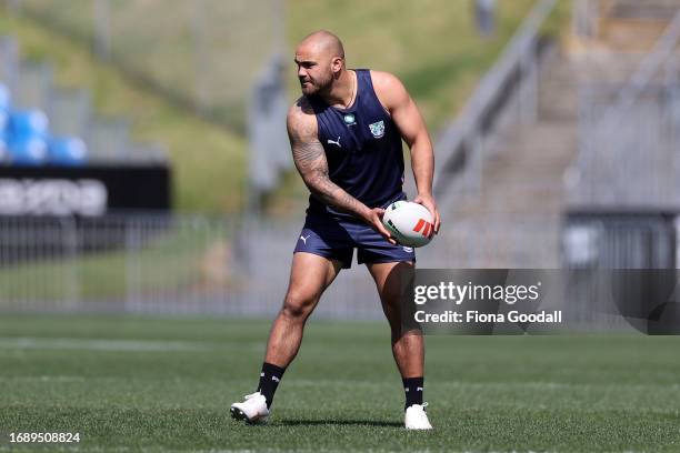 Dylan Walker warms up during a New Zealand Warriors NRL training session at Mt Smart Stadium Field on September 19, 2023 in Auckland, New Zealand.