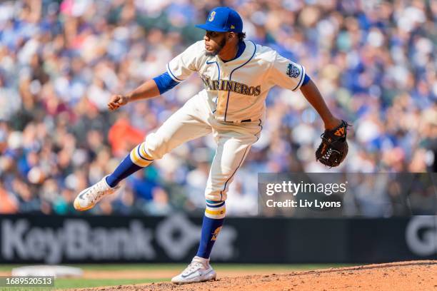 Eduard Bazardo of the Seattle Mariners pitches during the game between the Los Angeles Dodgers and the Seattle Mariners at T-Mobile Park on Sunday,...