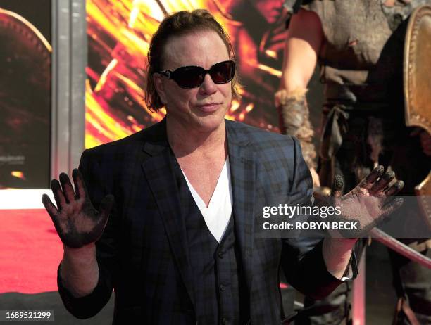 Mickey Rourke Hends 281 Mickey Rourke Hand And Footprint Ceremony Stock Photos, High-Res ...