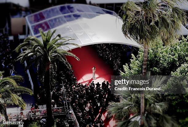 Actress Eva Longoria attends the Premiere of 'Le Passe' during The 66th Annual Cannes Film Festival at Palais des Festivals on May 17, 2013 in...