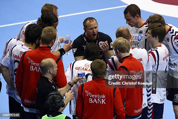 Head coach Klavs Bruun Joergensen of Holstebro speaks to his team during the EHF Cup Semi Final match between Tvis Holstebro and HBC Nantes at Palais...