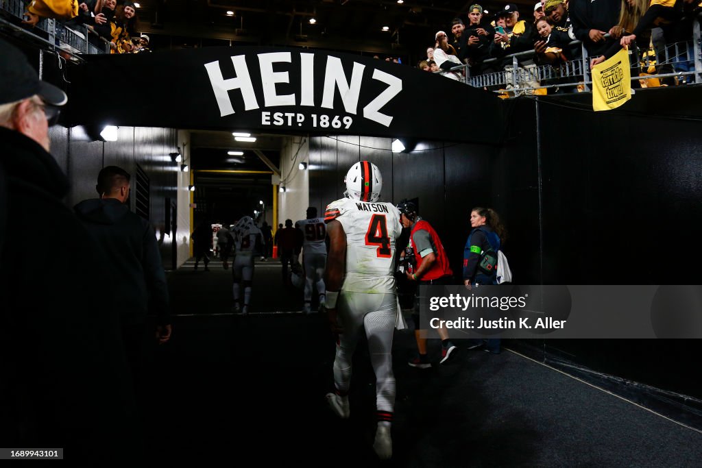 Cleveland Browns v Pittsburgh Steelers