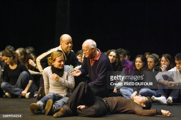 British playwright Edward Bond chats 30 January 2007 with high-school students during a theater workgroup at the Celestins Theater in Lyon. Bond one...