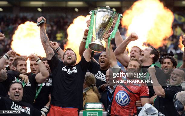 Toulon players celebrate after winning the European Cup rugby final rugby union match between Clermont Auvergne and Toulon at the Aviva Stadium in...