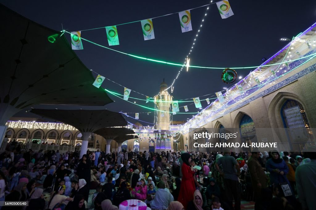 Muslims In Iraq Iraqi Sunni Muslims gather at the shrine of Sheikh Abdul Qadir... News ...