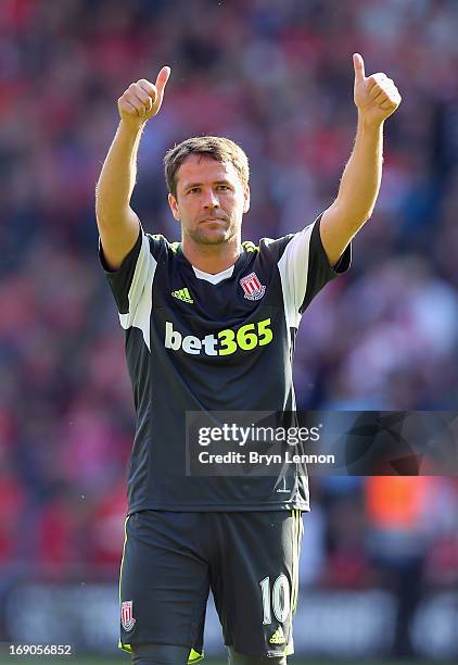 Michael Owen of Stoke City waves to fans after the Barclays Premier League match between Southampton and Stoke City at St Mary's Stadium on May 19,...