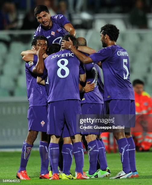 Matias Fernandez of Fiorentina celebrates after scoring the goal 0-3 during the Serie A match between Pescara and ACF Fiorentina at Adriatico Stadium...