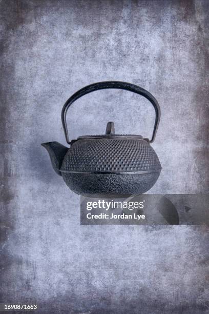cast iron japanese tea pot - tetsubin teapot stock pictures, royalty-free photos & images