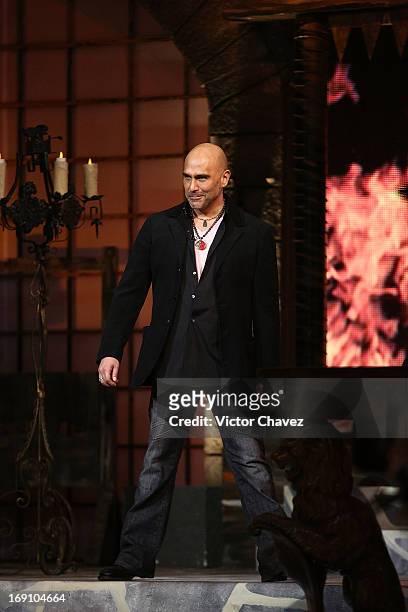 Host Hector Suarez Gomis speaks on stage during the recording of the tv show Comedy Central "Roast De Hector Suarez" at Foro Plaza Condesa on May 9,...