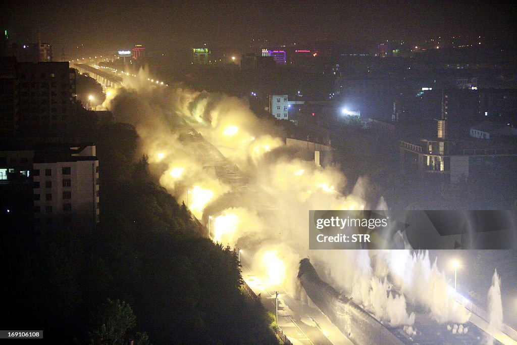 CHINA-BRIDGE-DEMOLITION