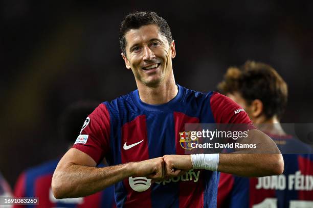 Robert Lewandowski of Barcelona celebrates after scoring the team's second goal during the UEFA Champions League Group H match between FC Barcelona...