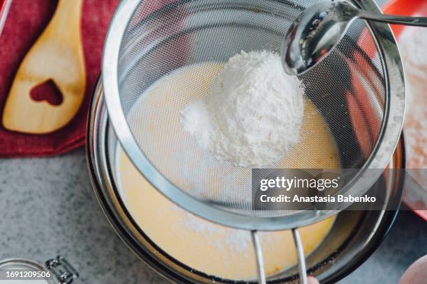 Sifting Example 264 Sifting Table Stock Photos, High-Res Pictures, and Images - Getty ...
