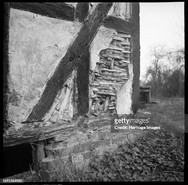 Artist's Cottage, Trotshill, Warndon, Worcester, Worcestershire, 1939. A detail of the structure of Artists Cottage later named Mabs Cottage, showing...
