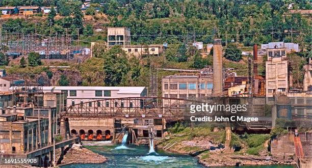 hydroelectric plant - willamette river stock pictures, royalty-free photos & images