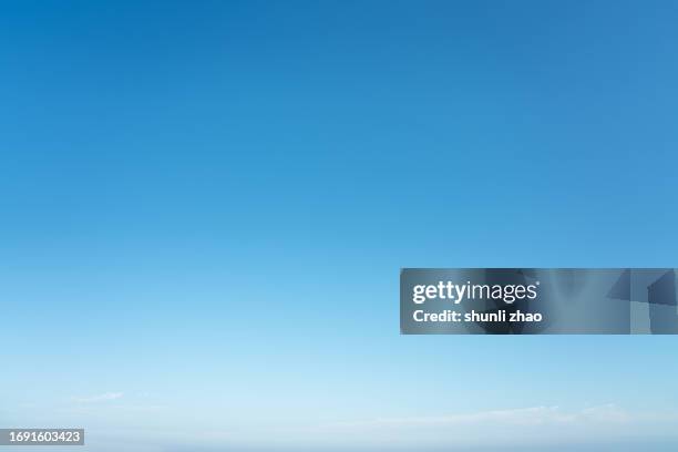 full frame shot of sky - blue stockfoto's en -beelden