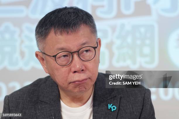 Ke Wen-Je, Taiwan's presidential candidate from the Taiwan People's Party , speaks during an election campaign event in Taipei on September 27, 2023.