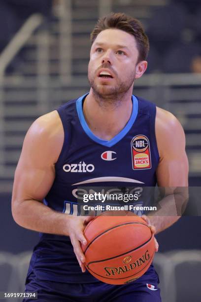 Matthew Dellavedova of Melbourne United warms up ahead of the 2023 NBL Blitz match between Melbourne United and Sydney Kings at Gold Coast Convention...