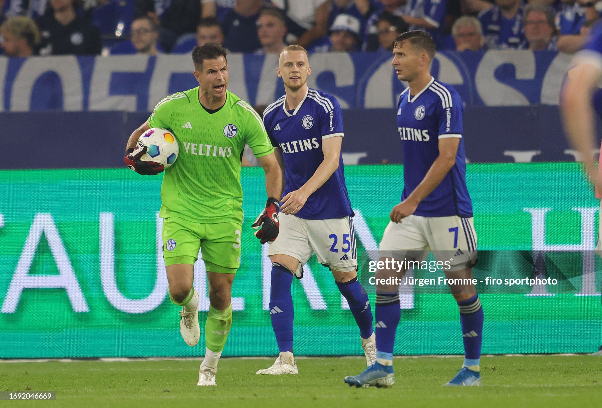 Crisis club Schalke 04 takes next blow