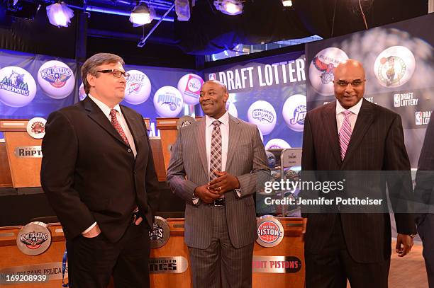 President and GM Donnie Nelson of the Dallas Mavericks chats with Head Coach Keith Smart of the Sacramento Kings and President &COO Fred Whitfield of...
