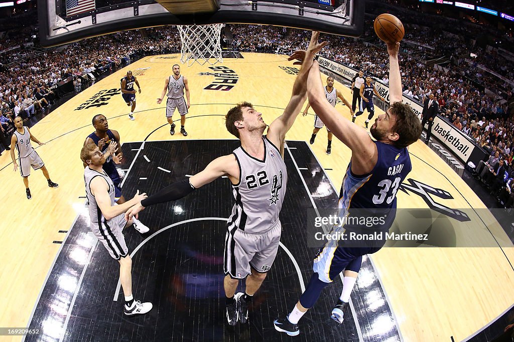 Memphis Grizzlies v San Antonio Spurs - Game Two