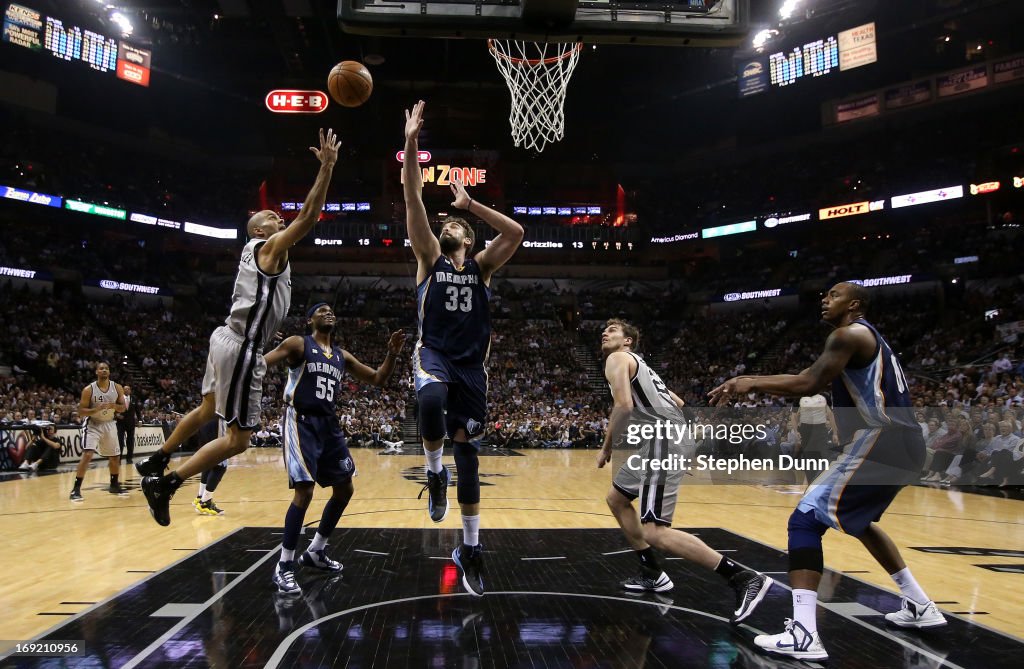 Memphis Grizzlies v San Antonio Spurs - Game Two