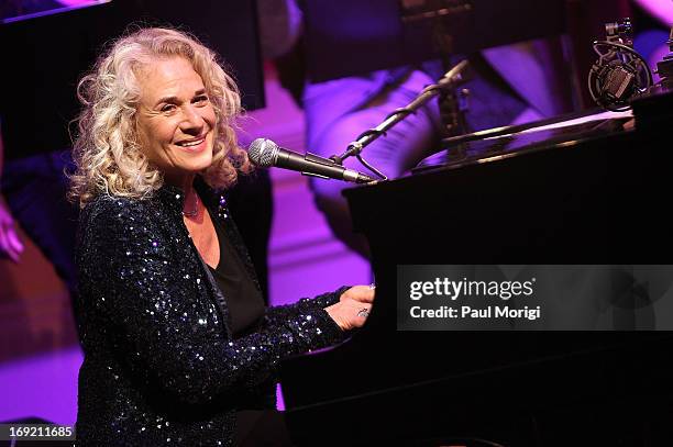 Honoree Carole King performs at the 2013 Library Of Congress Gershwin Prize Tribute Concert at the Thomas Jefferson Building on May 21, 2013 in...