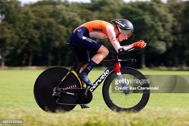 Riejanne Markus of The Netherlands sprints during the 29th UEC Road Cycling European Championships 2023, Elite Elite Women´s Individual Time Trial a...