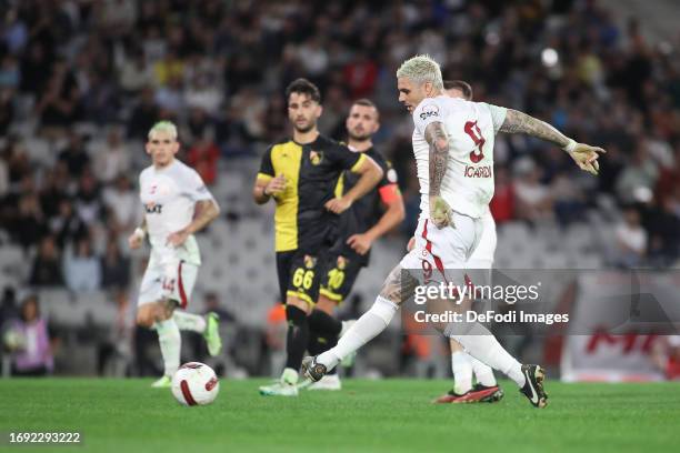 Mauro Icardi of Galatasaray shoots a penalty during the Turkish Super League match between Turkish Super League on September 26, 2023 in Istanbul,...