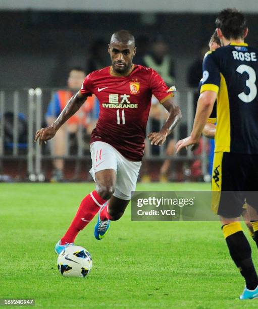 Muriqui of Guangzhou Evergrande drives the ball during the AFC Champions League Round of 16 match between Guangzhou Evergrande and Central Coast...