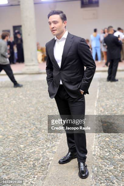 Ed Westwick arrives at the Alberta Ferretti fashion show during the Milan Fashion Week Womenswear Spring/Summer 2024 on September 20, 2023 in Milan,...