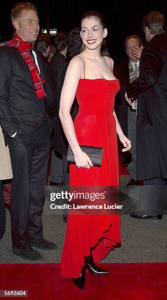 Actress Anne Hathaway arrives at the premiere of the film "Nicholas Nickleby" December 17, 2002 in New York City, New York.