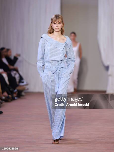 Model walks the runway at the Alberta Ferretti fashion show during the Milan Fashion Week Womenswear Spring/Summer 2024 on September 20, 2023 in...