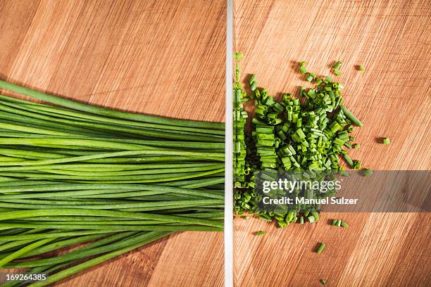 diptych of whole and chopped chives - cebolinho imagens e fotografias de stock