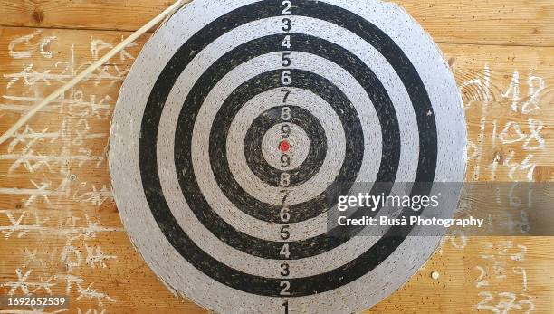 dartboard, target for darts game - dart board stock pictures, royalty-free photos & images