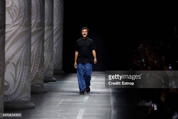 Fashion designer Marco de Vincenzo at the Etro fashion show during the Milan Fashion Week Womenswear Spring/Summer 2024 on September 20, 2023 in...