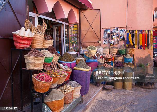 baskets of food for sale at store - marrakech spice stockfoto's en -beelden