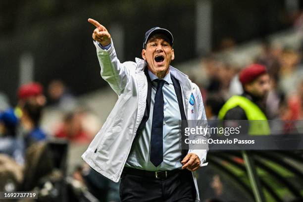 Head coach, Rudi Garcia of SSC Napoli reacts during the UEFA Champions League match between SC Braga and SSC Napoli at Estadio Municipal de Braga on...