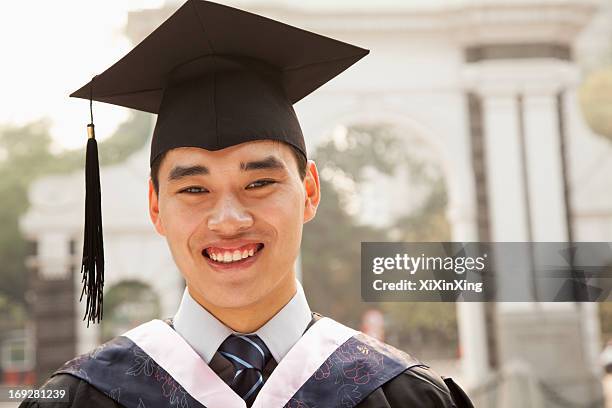 Chinese Spring Graduation Cap Chinese Graduation Photos and Premium High Res Pictures - Getty Images