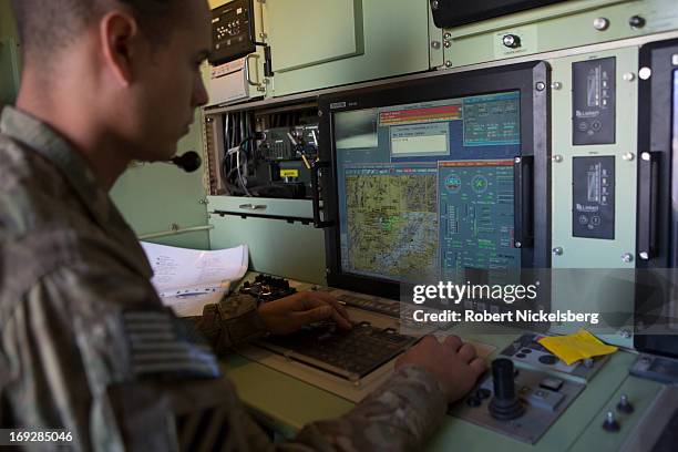 Soldier Monitor System Monitor Control Room Photos and Premium High Res Pictures - Getty Images