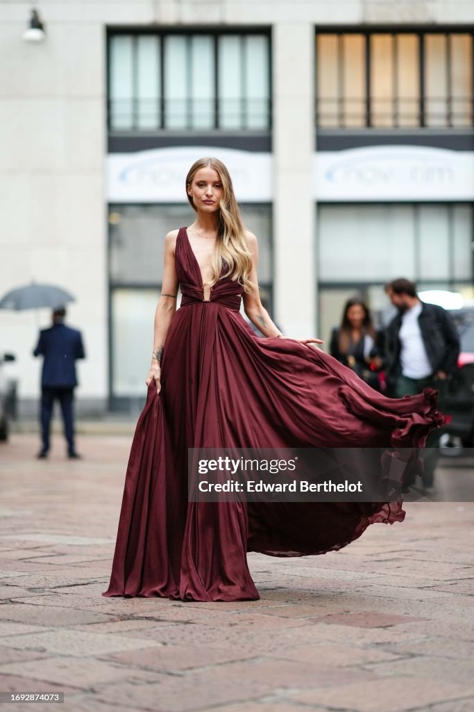 Street Style - Day 2 - Milan Fashion Week - Womenswear Spring/Summer 2024