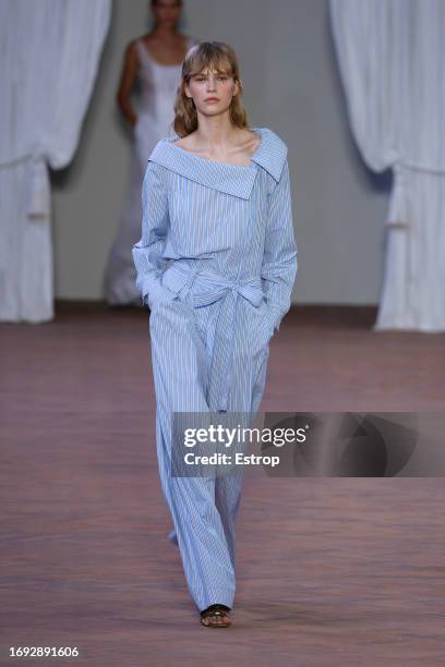 Model walks the runway at the Alberta Ferretti fashion show during the Milan Fashion Week Womenswear Spring/Summer 2024 on September 20, 2023 in...