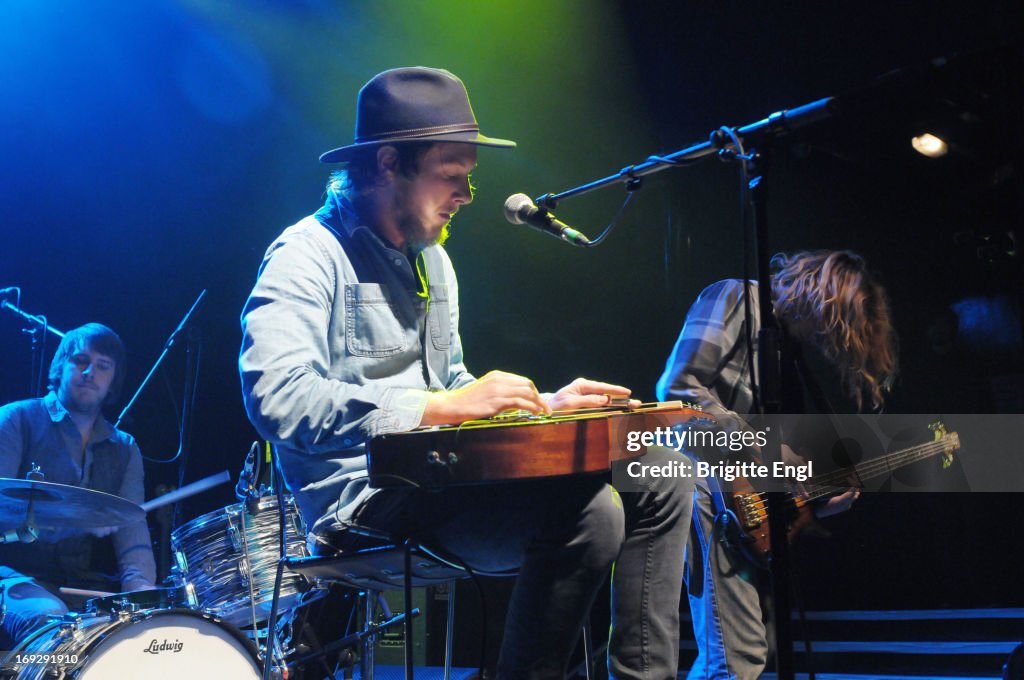 The Skints Perform In London