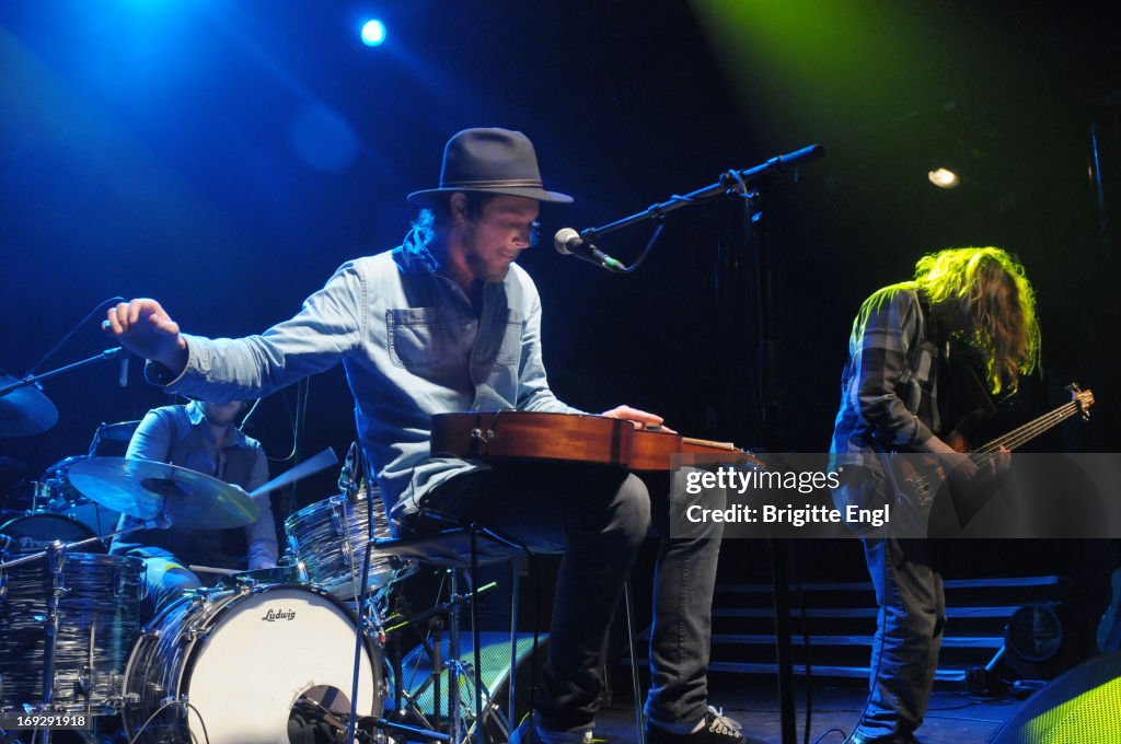 The Skints Perform In London